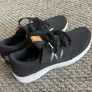 Never been worn black New Balance tennis shoes